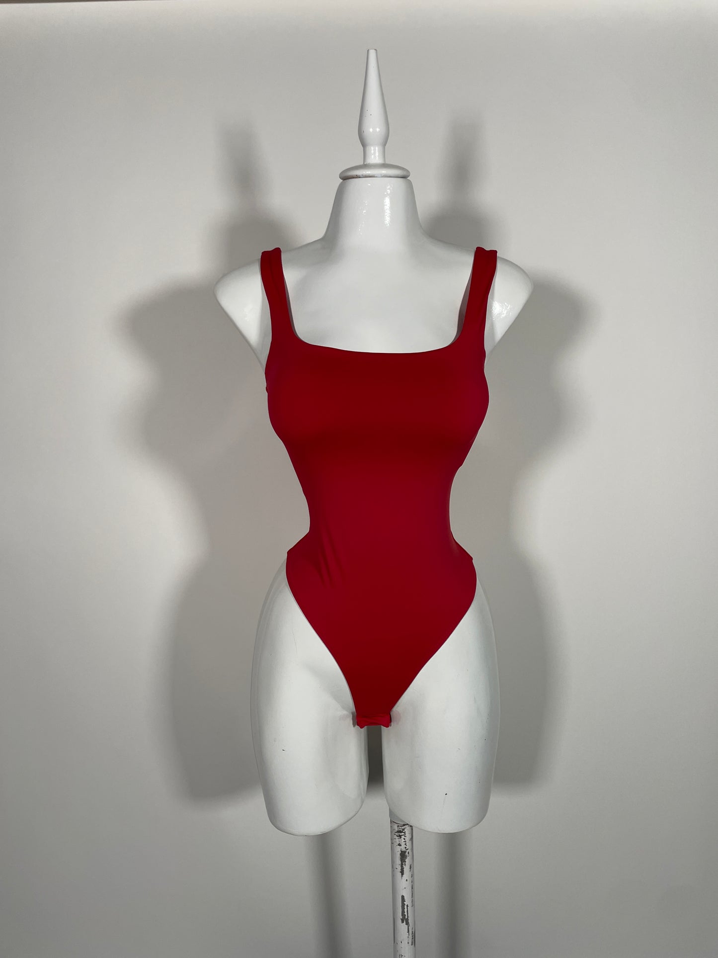 Body square rojo